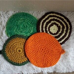 A alot of 4 handmade Crocheted vintage retro Hot Pads Potholders